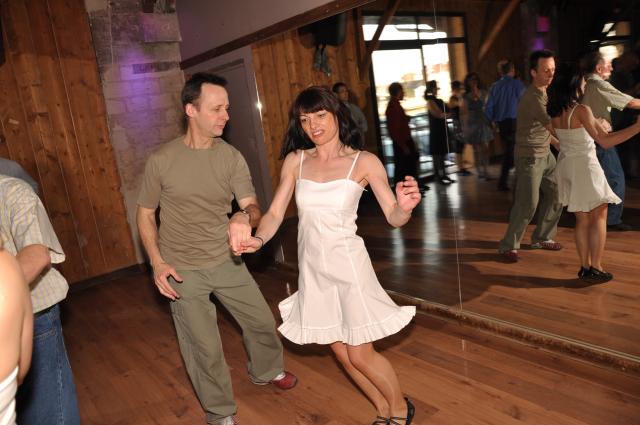 min 2010 04 18 station danse 072